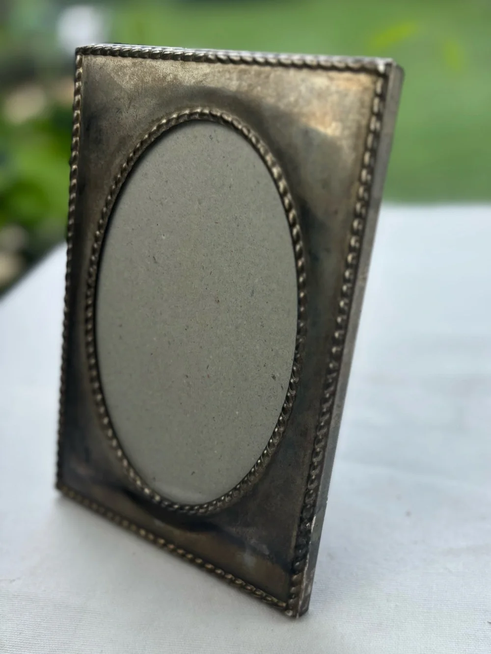 Vintage Classic Silver Plated Photo Frame 5” x 7” Oval Opening Braided Rope Edge